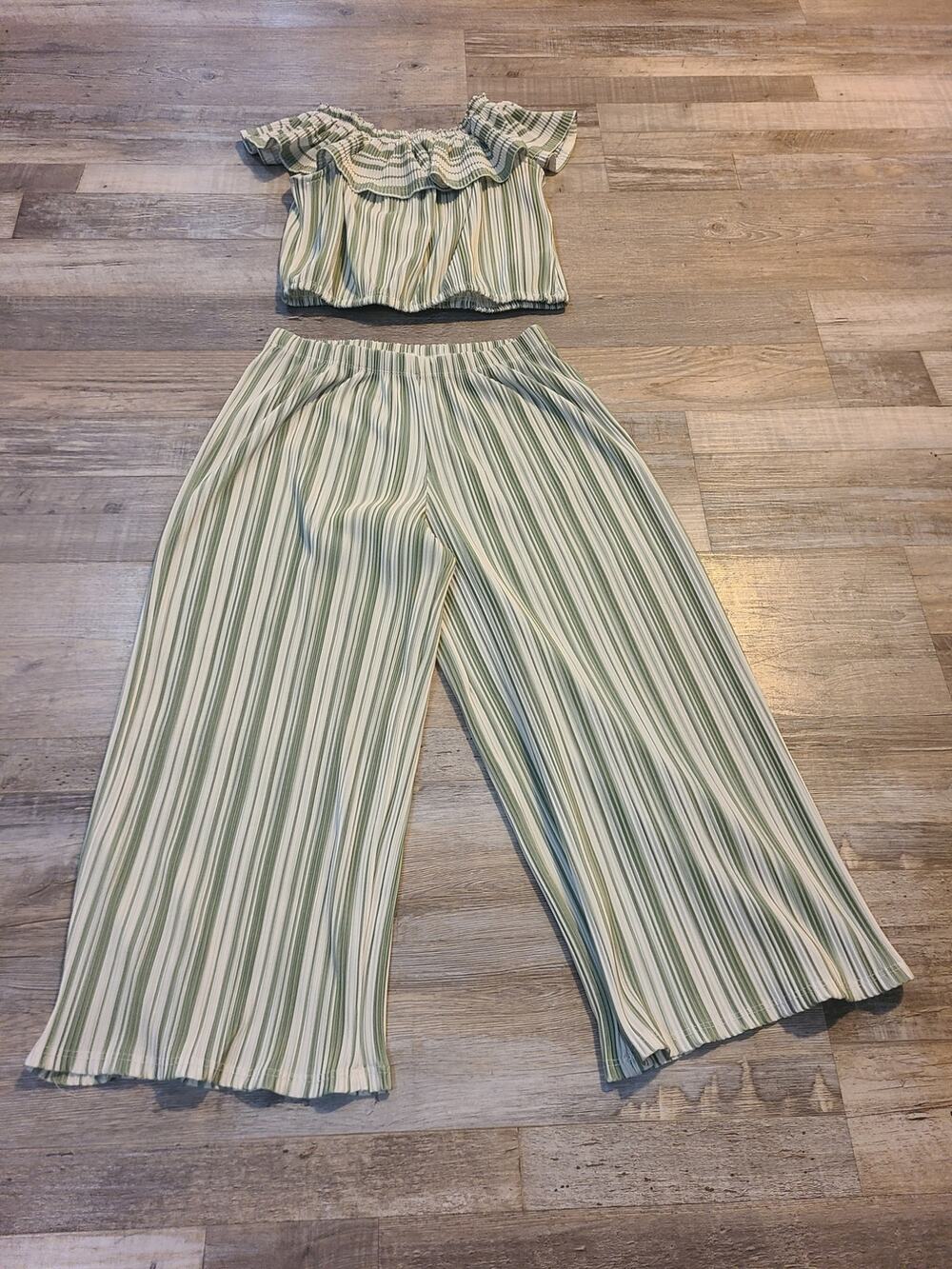 Kensie girl size 12 girls striped crop top with capri wide leg bottoms